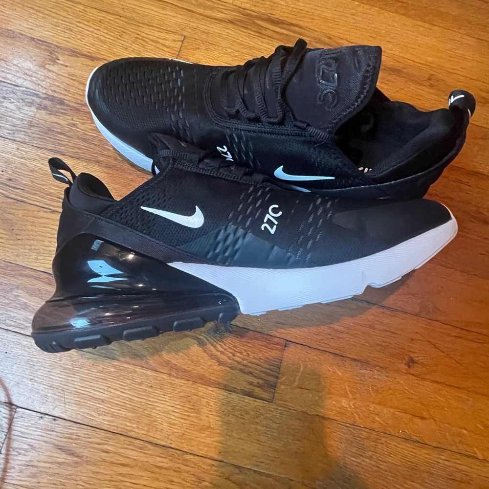 Nike Classic Black Athletic Shoes Nike Air Max 270